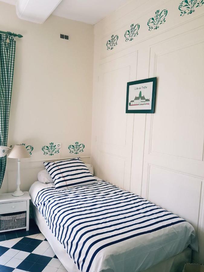 Manoir De L'As De Trefle Bed & Breakfast Isneauville Luaran gambar